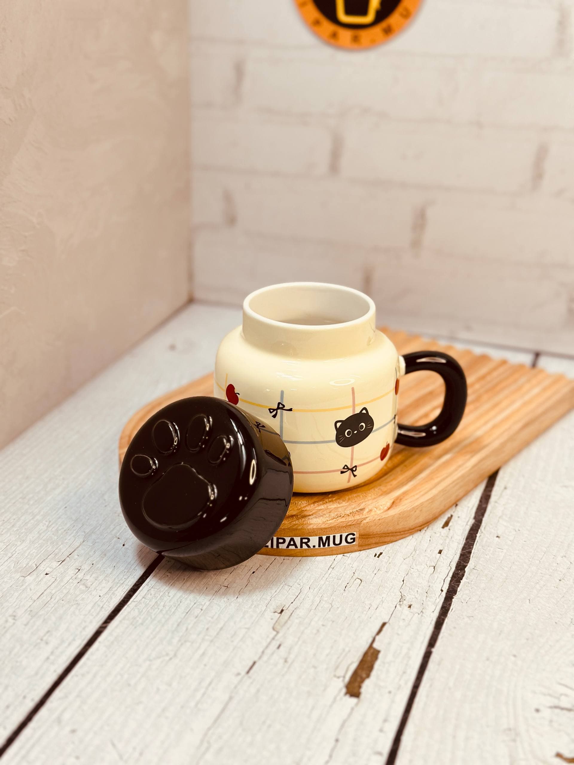 ماگ درب بطری کوتاه گربه مشکی کد 7317 — تصویر ۴