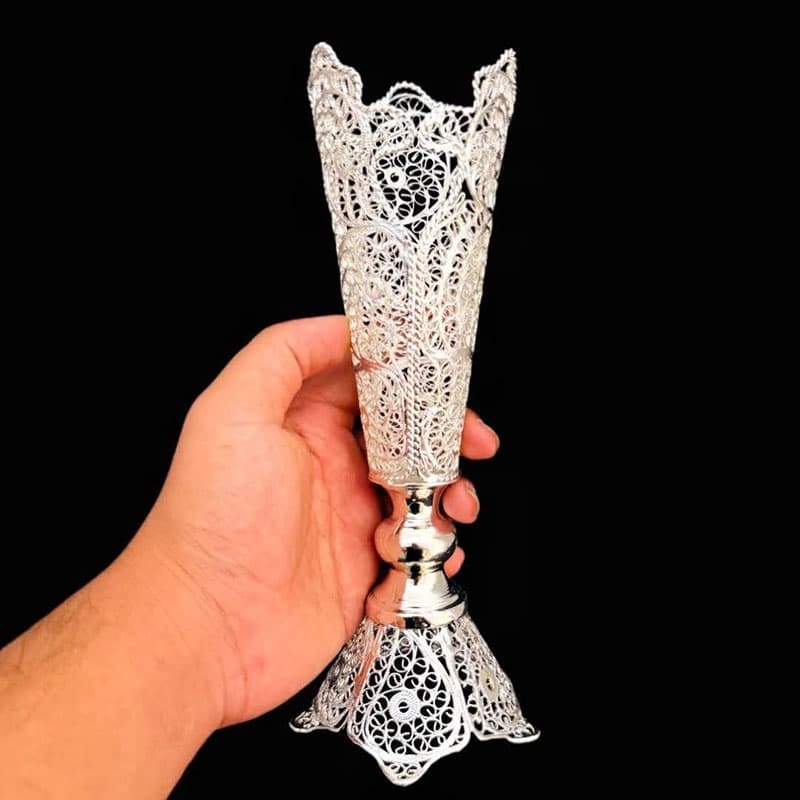 گلدان ملیله کاری با آبکاری نقره به همراه باکس هدیه نفیس — تصویر ۷