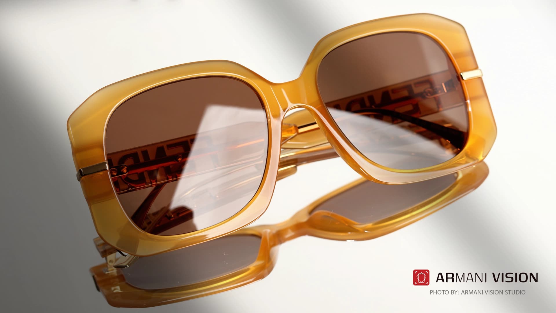 عینک فندی FENDI – FE40065I – 50E — تصویر ۶