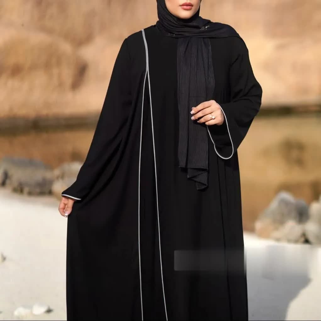 عبای زنانه مدل لاله جنس سوپر الیزه جلوبسته با مغزی دوزی — تصویر ۲