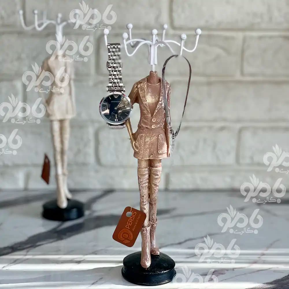 جاجواهری مانکن رزین کت پوش — تصویر ۲