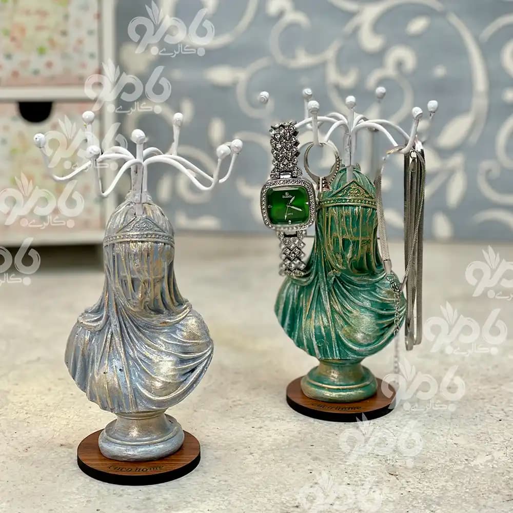 آویز و جاجواهری تندیس نشسته
