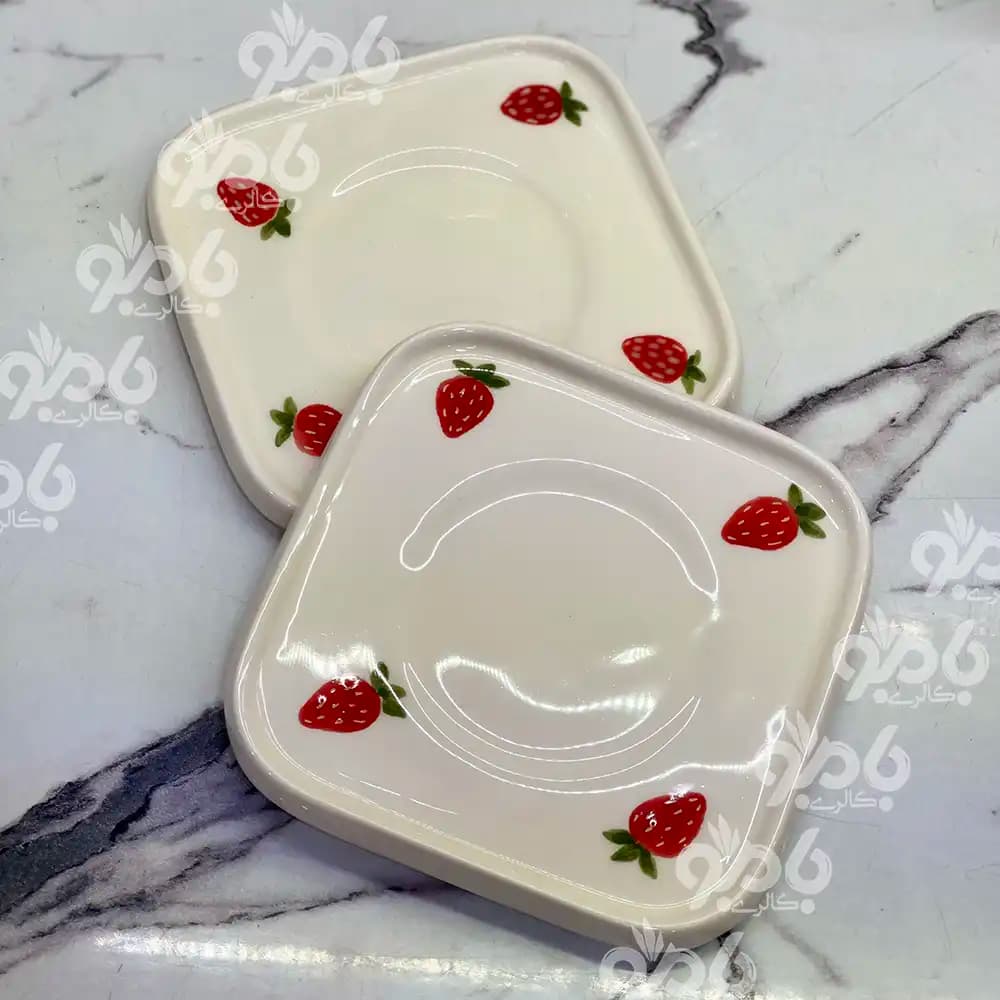 نعلبکی و زیر لیوانی سرامیکی مربع توت فرنگی — تصویر ۲