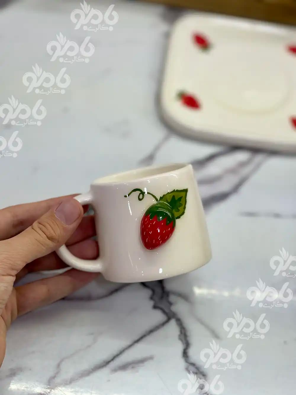فنجان قهوه خوری سرامیکی توت فرنگی قیفی