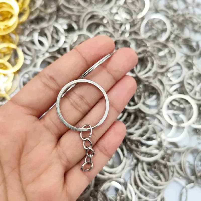 حلقه جاکلیدی زنجیردار تخت فلزی نقره‌ای ۲۸ میلی‌متر (20عددی)