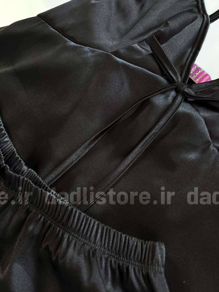 ست لباس خواب تاپ و شورتک ساتن پاپیون — تصویر ۴