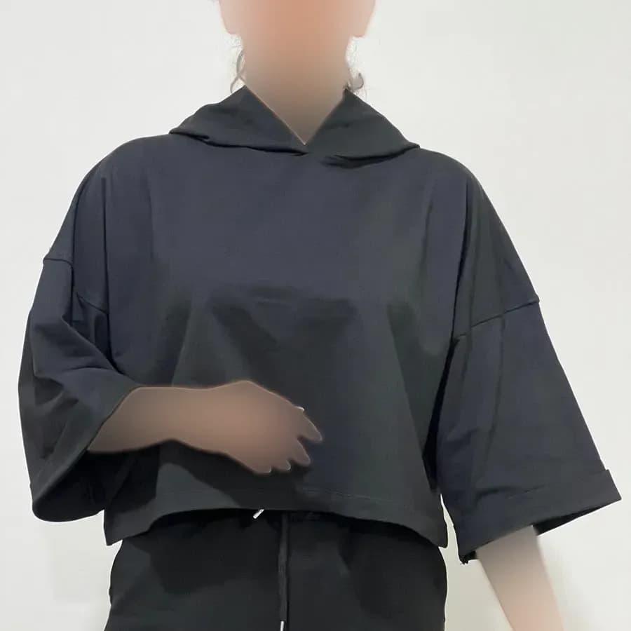 تیشرت کراپ باکسی کلاه دار جنس گلکسی کد 1397 — تصویر ۷