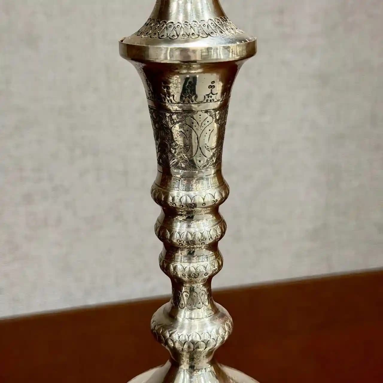 تنگ درب دار قلم گل و مرغ نقره — تصویر ۷