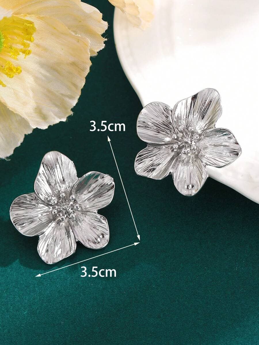 گوشواره میخی گل‌دار مدل Floral — 1 جفت — تصویر ۳