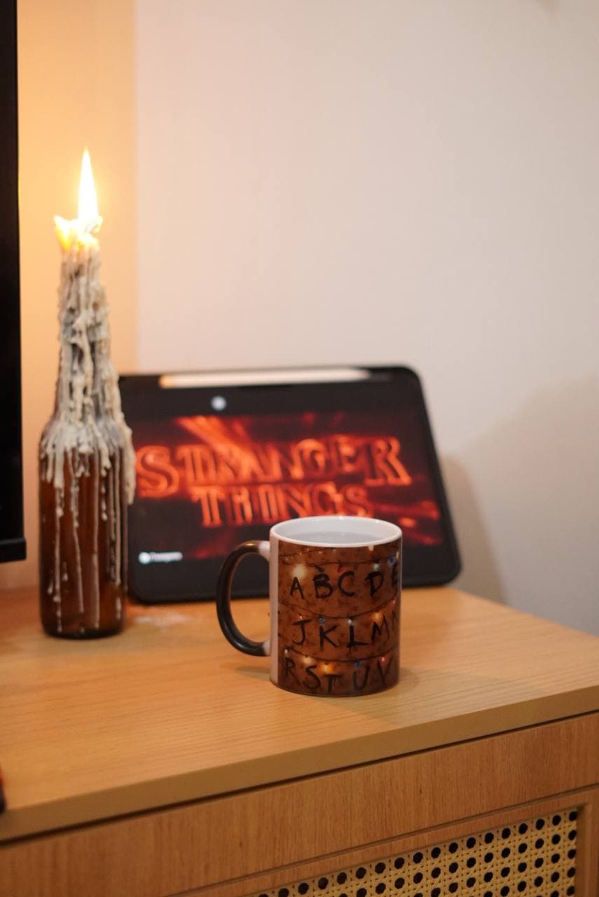 ماگ حرارتی ABCDE دیوار Stranger Things — تصویر ۲
