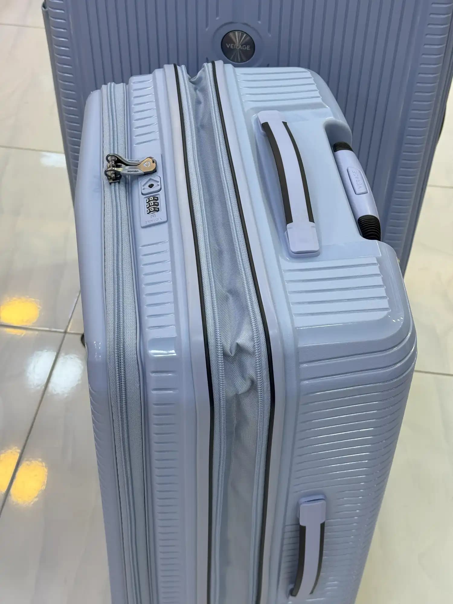 چمدان فایبرگلاس برند ویراژ رنگ آبی مدل V 2226 — تصویر ۸