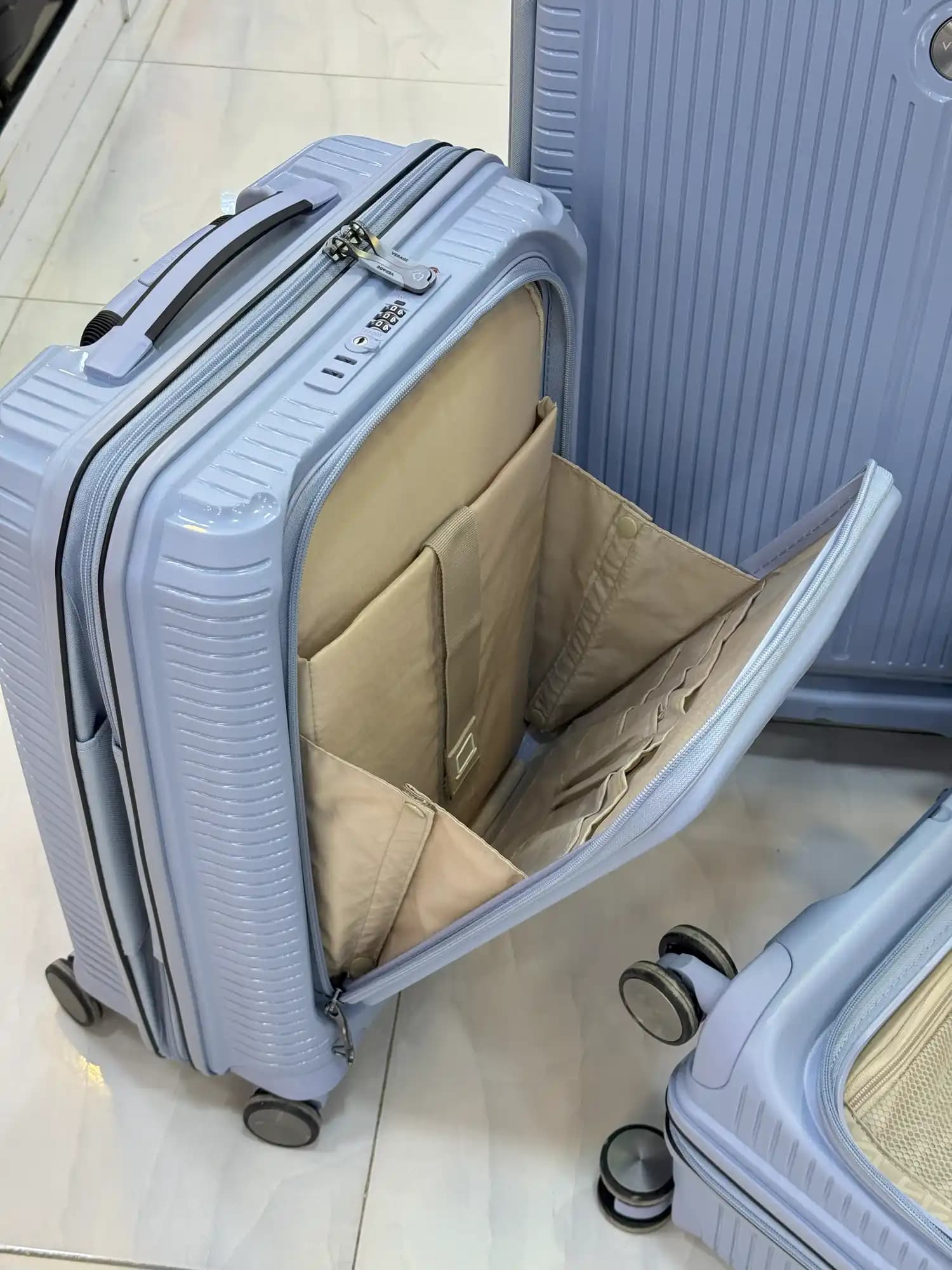 چمدان فایبرگلاس برند ویراژ رنگ آبی مدل V 2226 — تصویر ۴