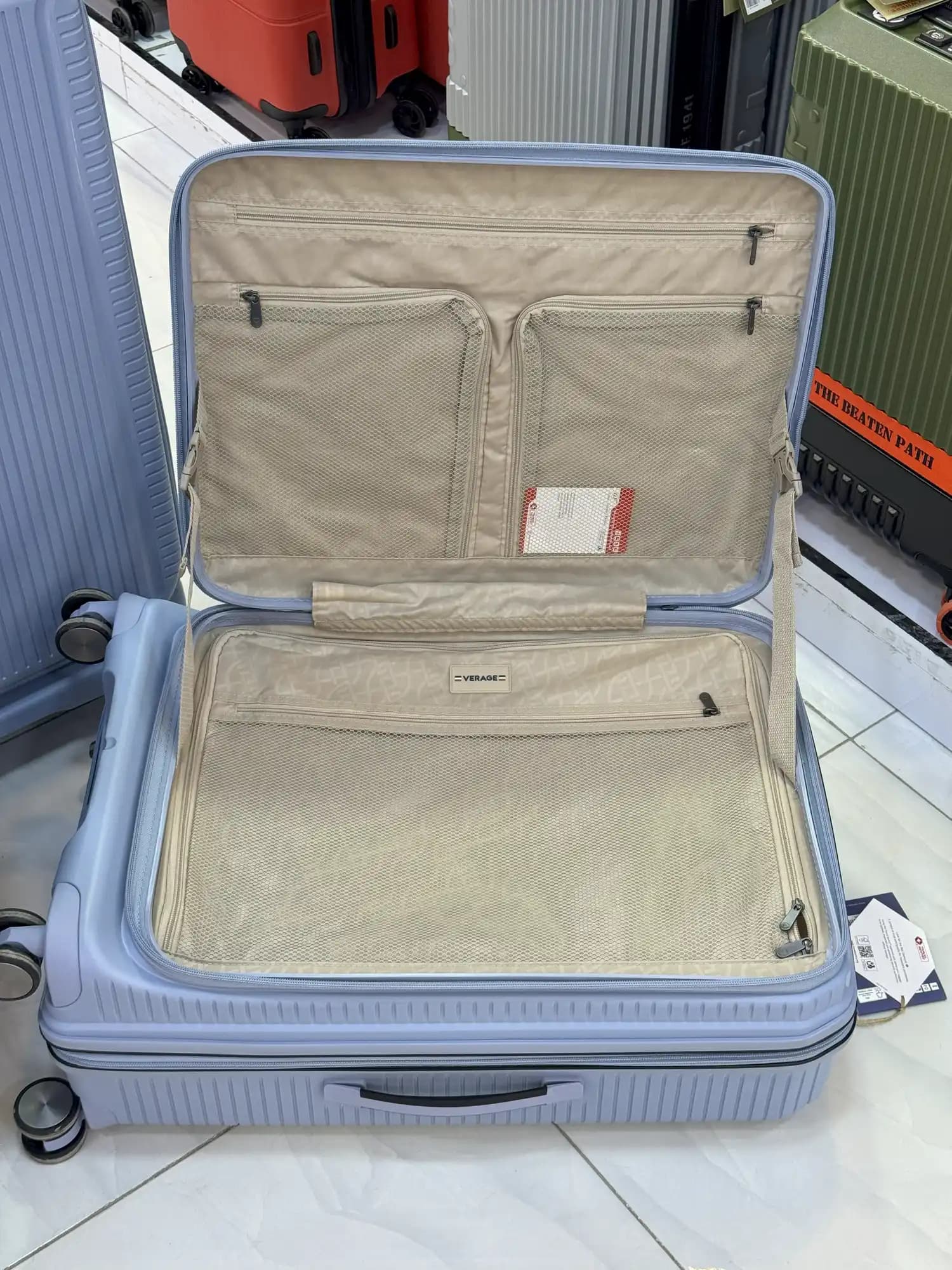 چمدان فایبرگلاس برند ویراژ رنگ آبی مدل V 2226 — تصویر ۳