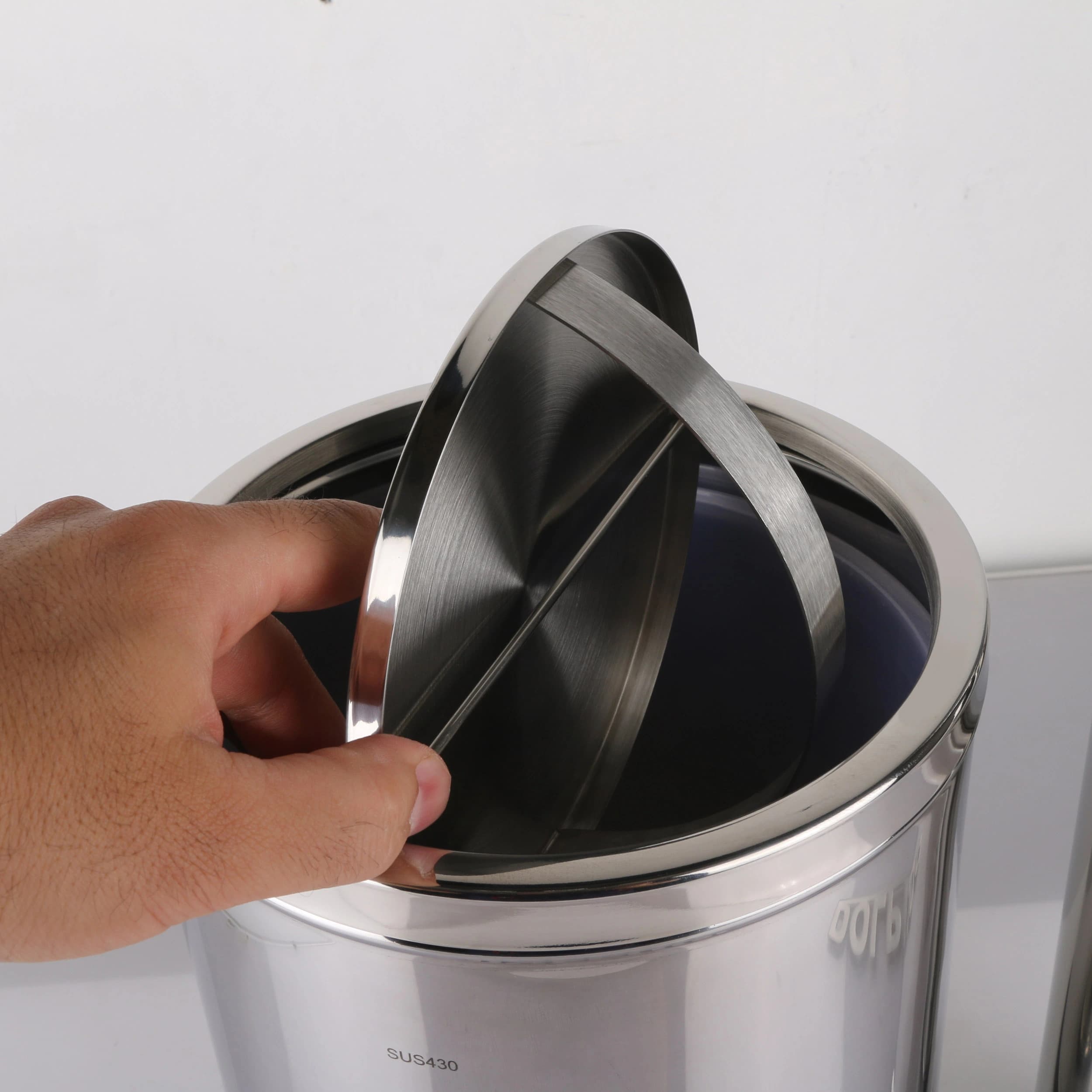 ست سطل زباله و فرچه دلفین مدل Pr-44-Cp — تصویر ۲