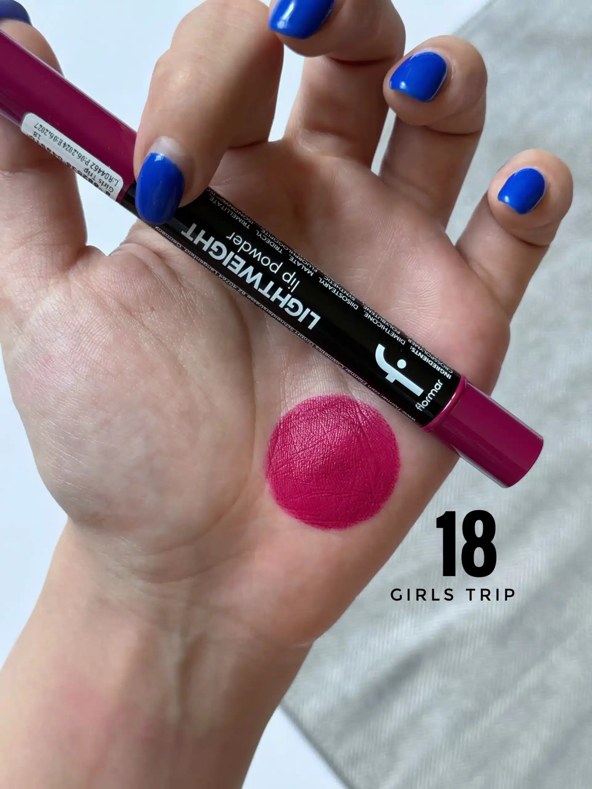 رژلب مایع سر اسفنجی فلورمار Flormar مدل Lightweight Lip Powder کد 018 — تصویر ۲