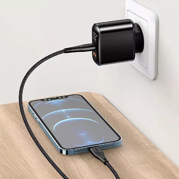 شارژر دیواری مک دودو مدل CH-7172 به همراه کابل تبدیل تایپ سی — تصویر ۳