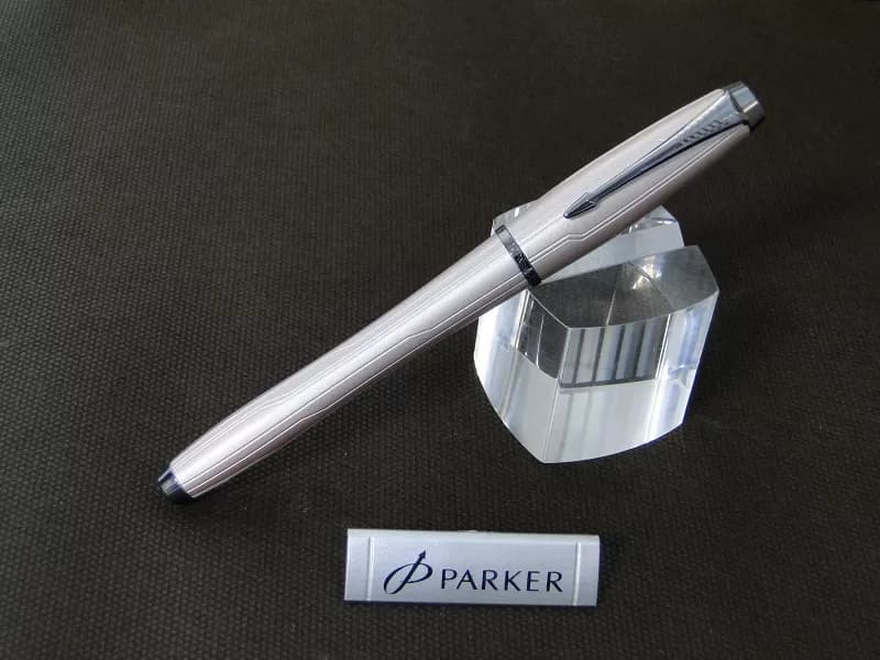 خودنویس پارکر اربن پریمیوم متالیک صورتی | PARKER URBAN PREMIUM Pink Metallic — تصویر ۳