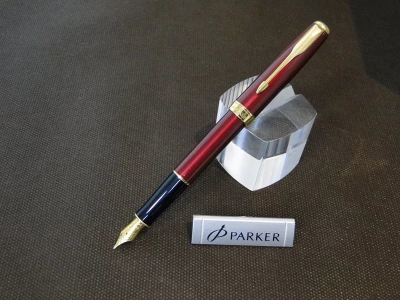 خودنویس پارکر مدل سونت (لاک قرمز گیره طلایی) – PARKER SONET