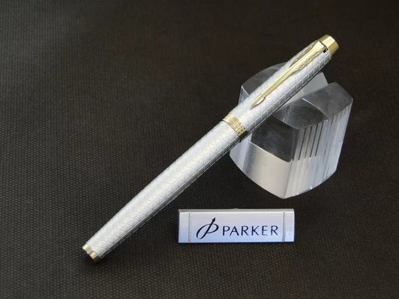 خودنویس پارکر مدل ای ام پریمیوم (کروم گیره طلایی) – PARKER IM premium — تصویر ۳