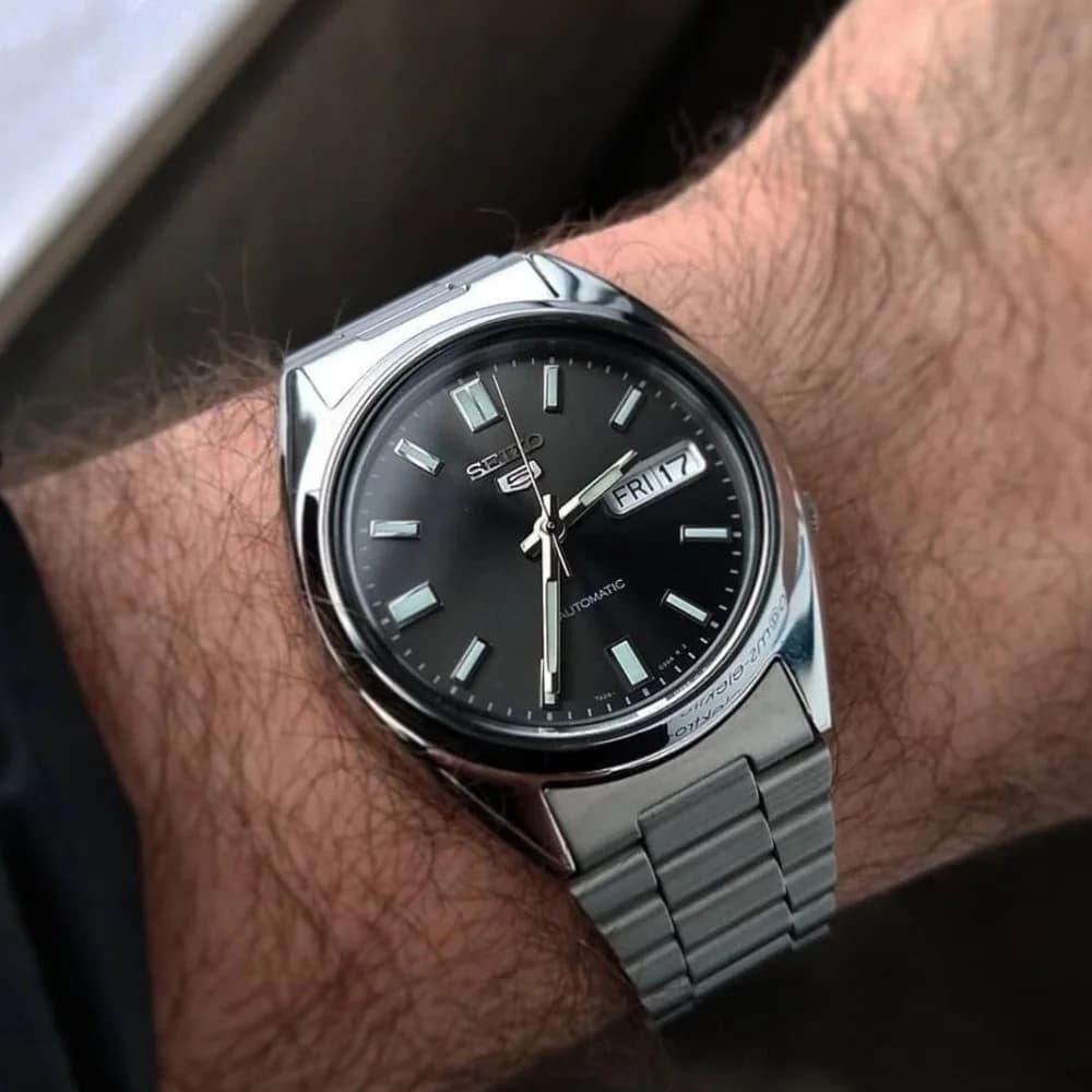 ساعت سیکو مردانه snxs79k کلاسیک اتومات فریم دایره استیل بند استیل صحفه ای مشکی — تصویر ۳