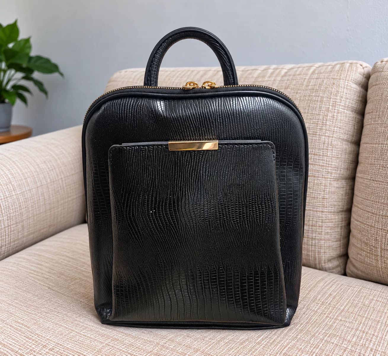 کیف دستی و کوله پشتی مشکی طرح کروکودیل