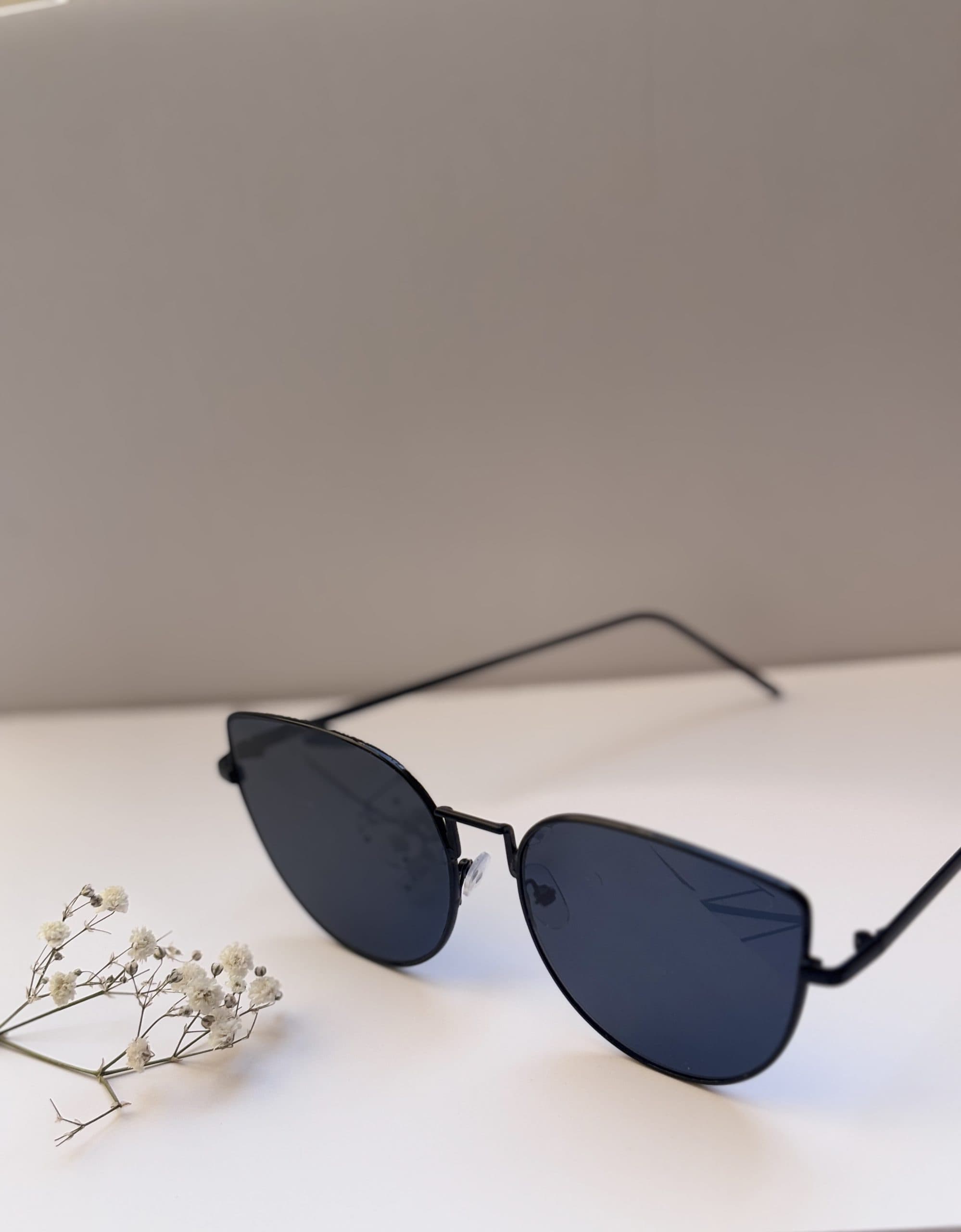 عینک آفتابی برند Gucci زنانه دخترانه ترند گربه اي مشکی یووی ۴۰۰ — تصویر ۲