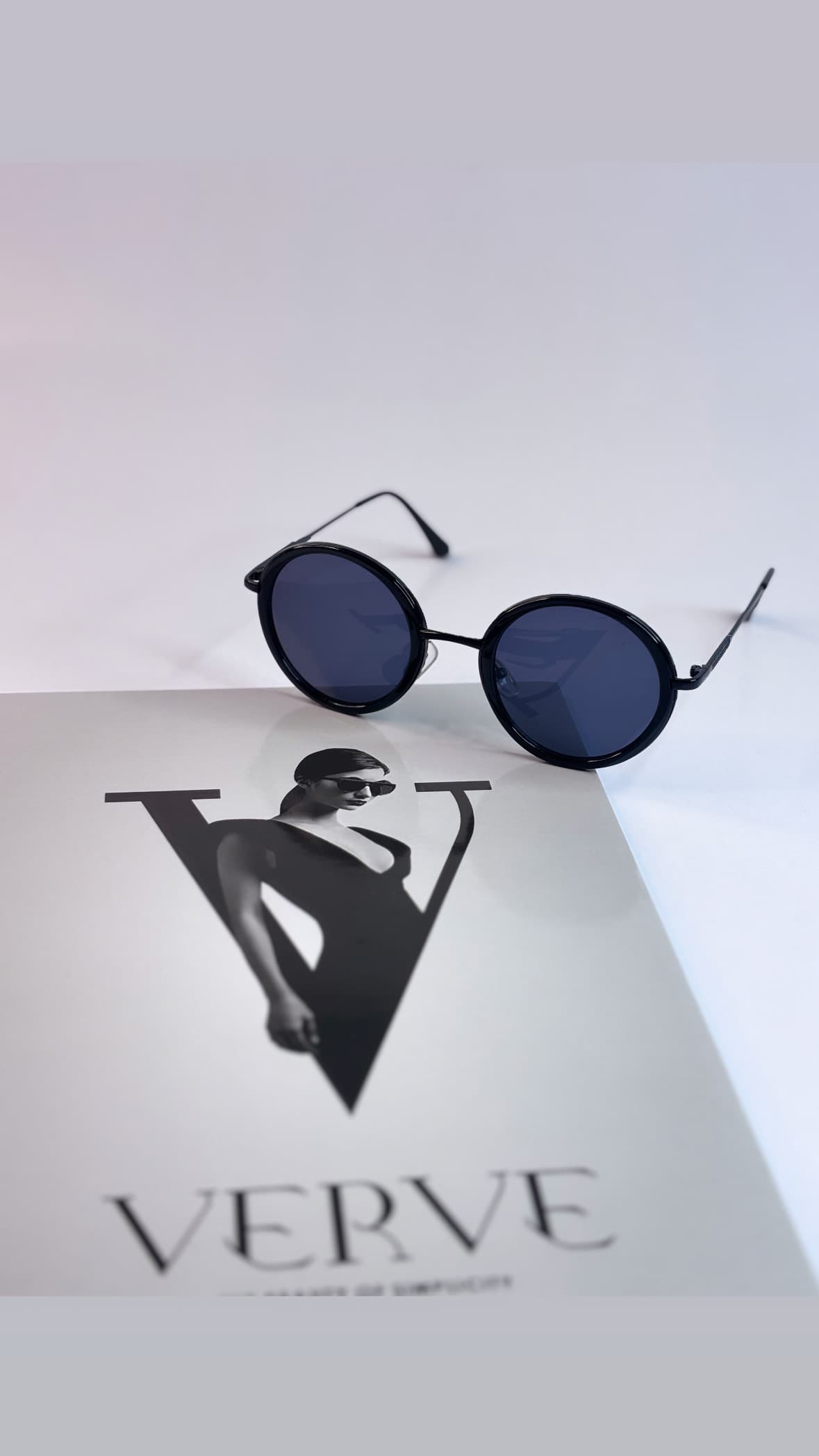 عینک افتابی برند Dior زنانه دخترانه کلاسیک مشکی یووی ۴۰۰