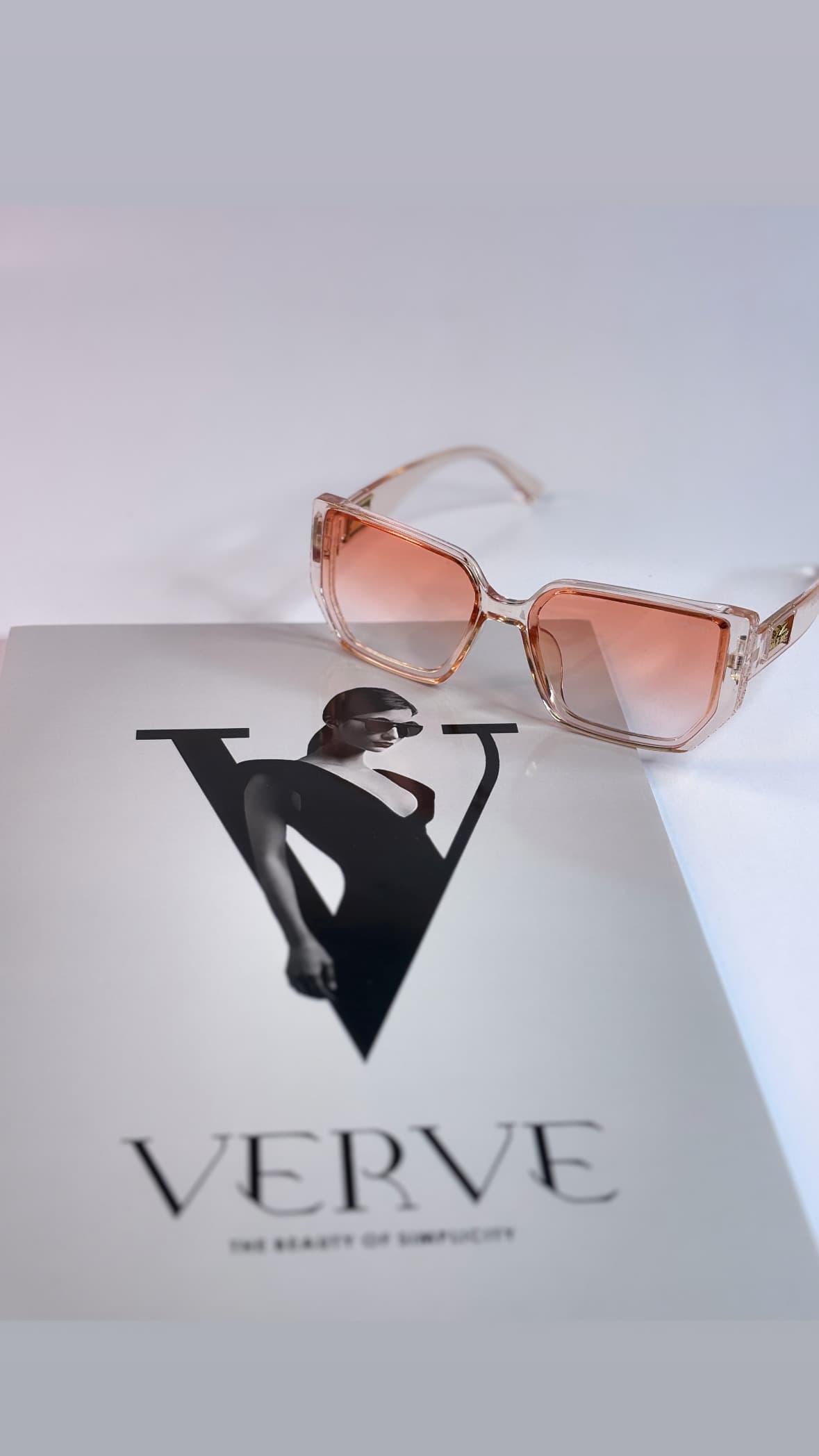 عینک آفتابی برند prada زنانه دخترانه ترند یخی یووی ۴۰۰