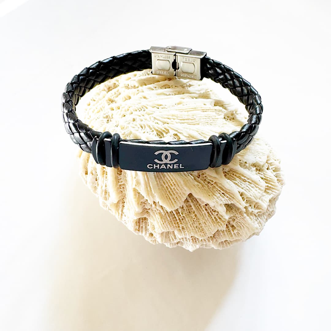 دستبند مردانه بند چرمی شنل Chanel — تصویر ۲