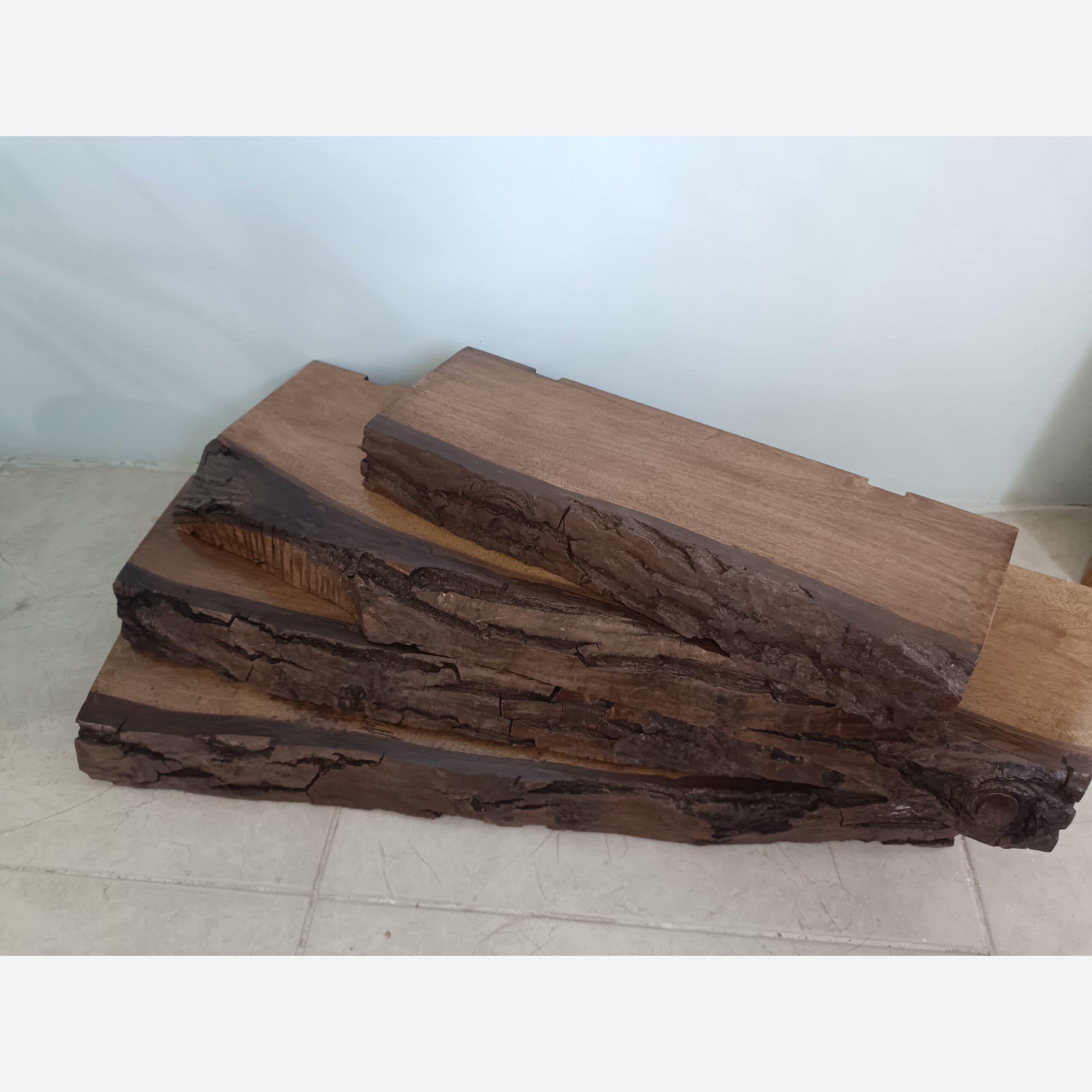 شلف چوبی دیواری روستیک عرض حدوداً 10 تا 12 مبلمان فرنا مدل 1122402 — تصویر ۳