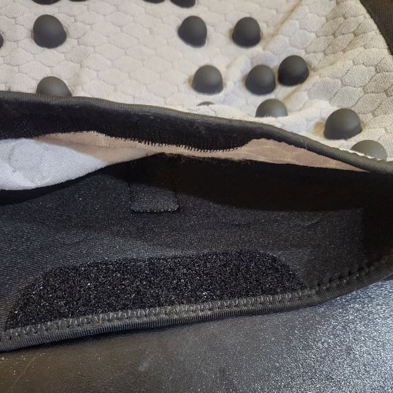 کمربند طبی ورزشی با پد ماساژور کمر و ستون فقرات سنسی پلاست آلمان 448904 Sensiplast — تصویر ۴