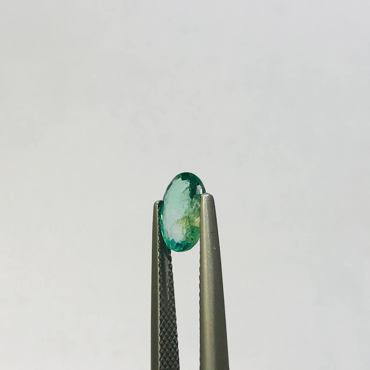 نگین زمرد زامبیا اصل سایز 9*6 — تصویر ۴