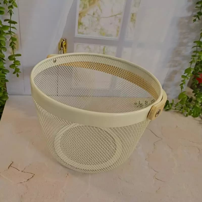 سبد فلزی ایکیا طرح دایره با دسته چوبی وارداتی — تصویر ۶