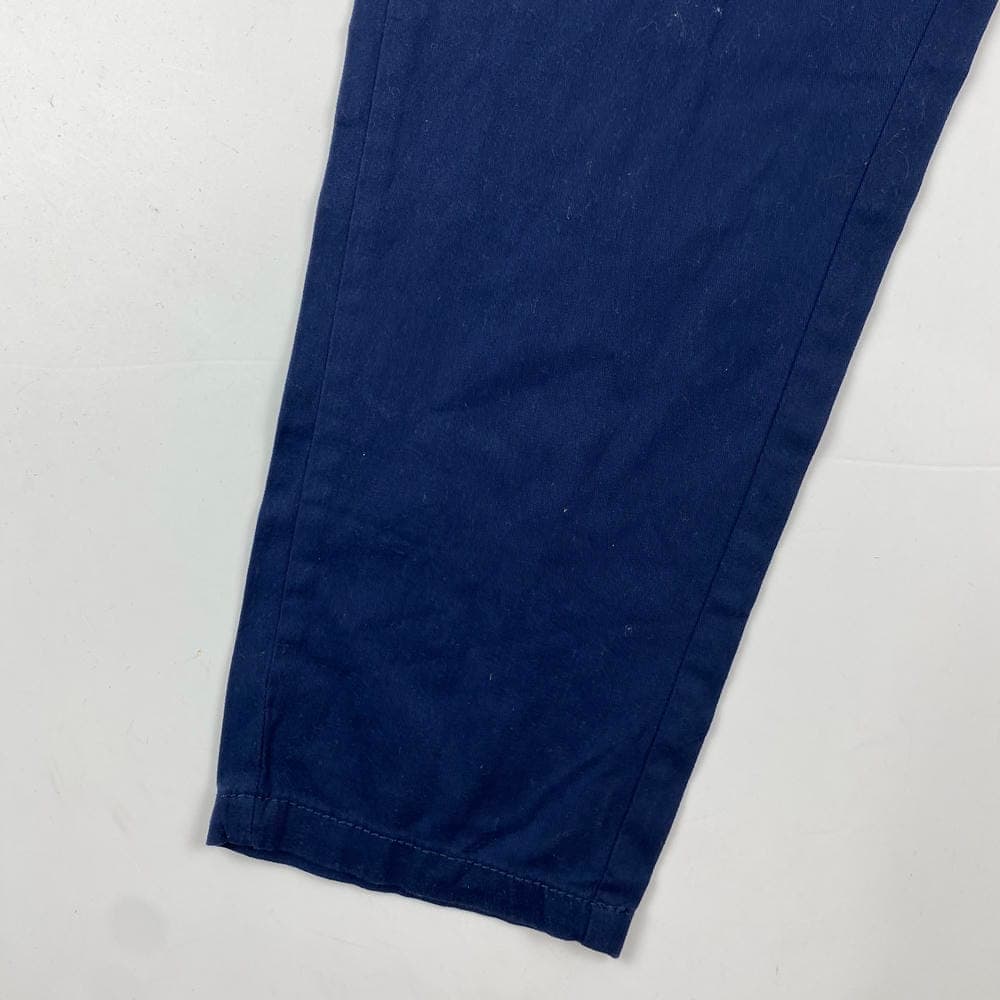 شلوار دخترانه راسته برند pepperts طرح کمرچین سرمه ای رنگ – 8 تا 9 سال — تصویر ۳