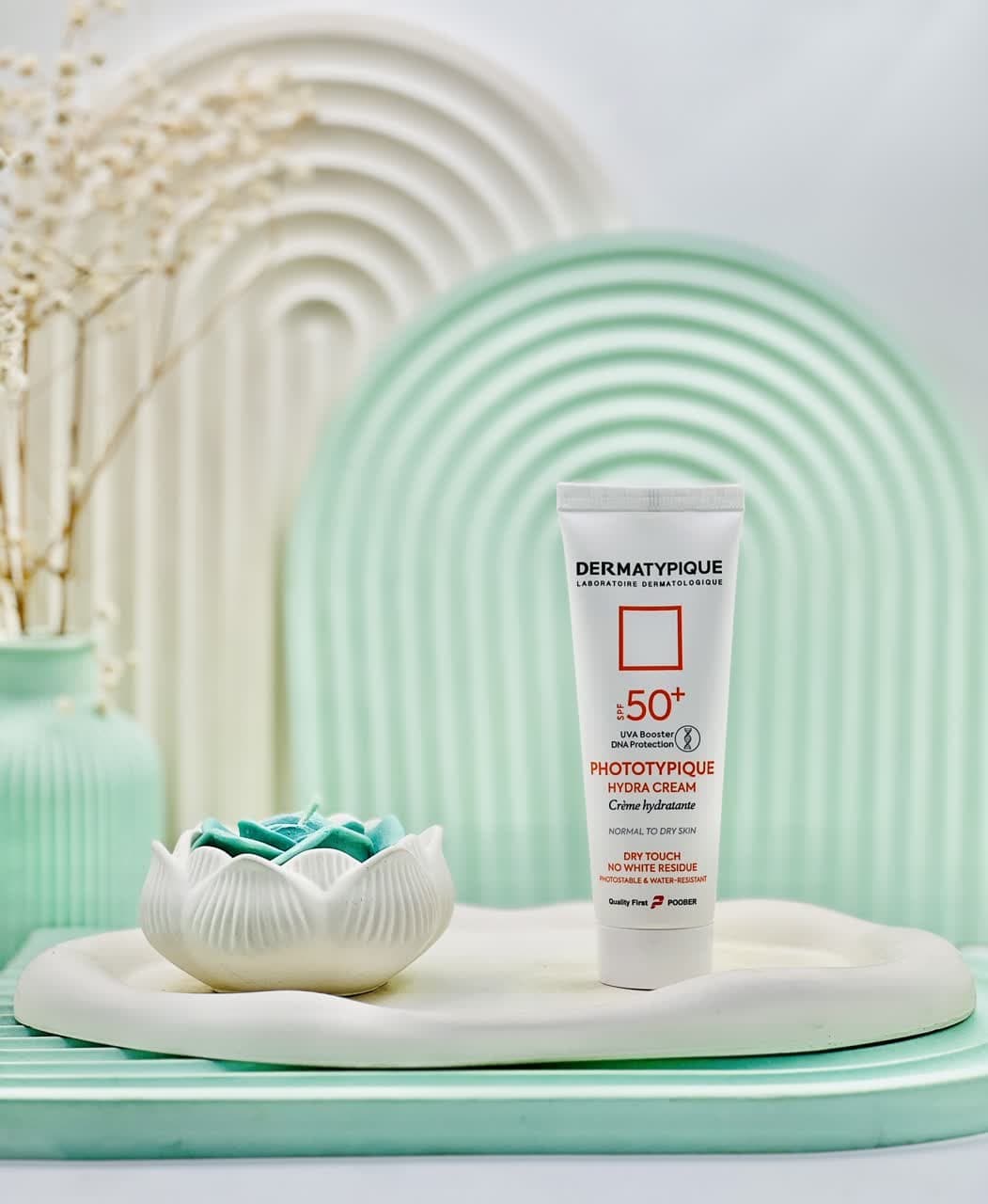 کرم ضدآفتاب SPF+50 پوست نرمال تا خشک درماتیپیک فاقد رنگ 50 میلی لیتر — تصویر ۴