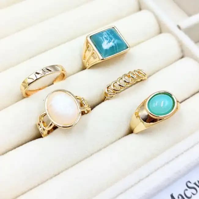 پک انگشتر زنانه مدل کلاسیک 5 عددی فری سایز free size رنگ ثابت طلایی و نقره ای کد amp