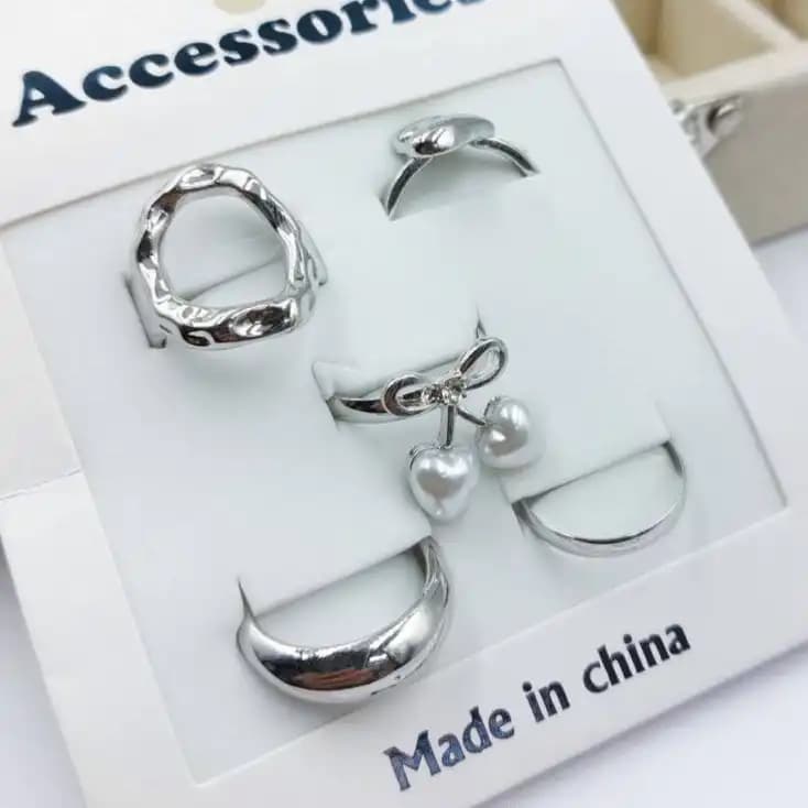 پک انگشتر زنانه/دخترانه مدل مینیمال خاص 5 عددی فری سایز free size رنگ ثابت طلایی و نقره ای کد amp — تصویر ۳
