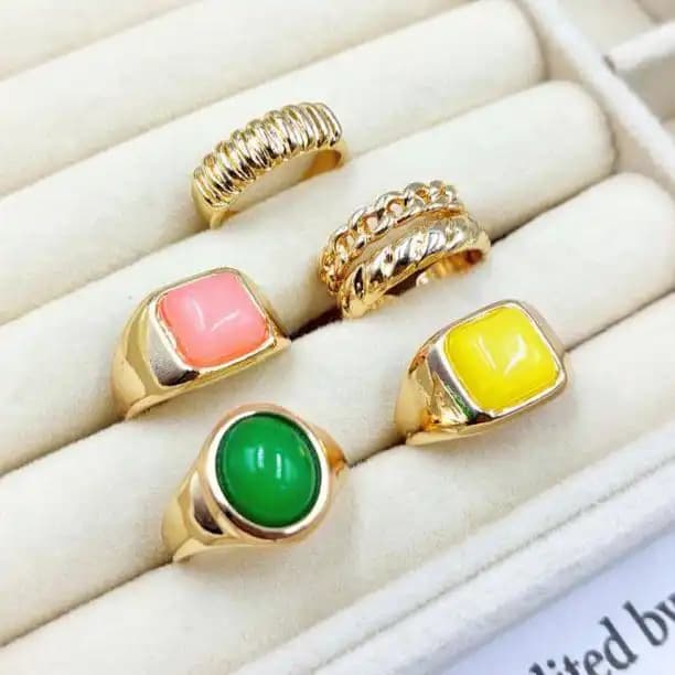 پک انگشتر زنانه 5 عددی فری سایز free size رنگ کاملا ثابت طلایی و نقره ای کد amp