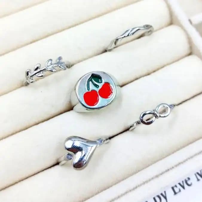 پک انگشتر زنانه/دخترانه 5 عددی فری سایز free size رنگ ثابت طلایی و نقره ای کد amp — تصویر ۷