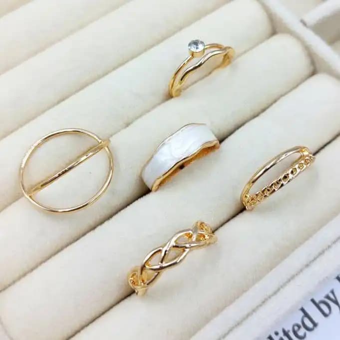 پک انگشتر زنانه/دخترانه 5 عددی فری سایز free size رنگ ثابت طلایی و نقره ای کد amp — تصویر ۴