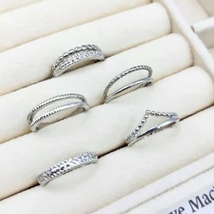 پک انگشتر زنانه/دخترانه 5 عددی فری سایز free size رنگ ثابت طلایی و نقره ای کد amp — تصویر ۱۰