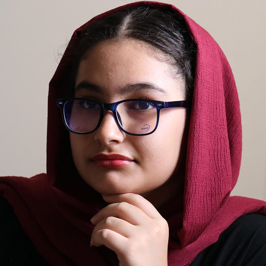 عینک با فریم ویفرر کوچک، بیرنگ و شفاف، از جنس کائوچو و لنز بیرنگ (بلوکات) مدل 2470 — تصویر ۲