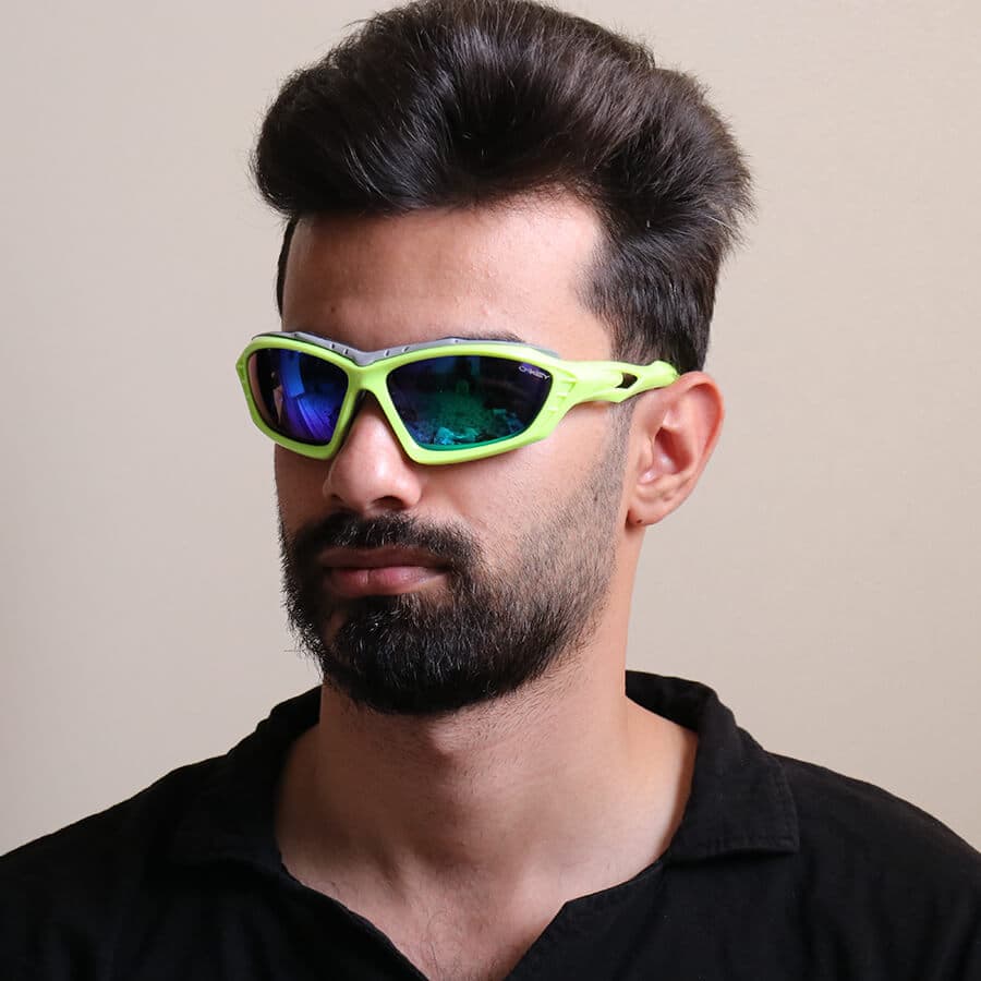 عینک ورزشی OAKLEY با فریم مشکی رنگ، بیسدار و لنز دودی تیره مدل 5347 — تصویر ۸