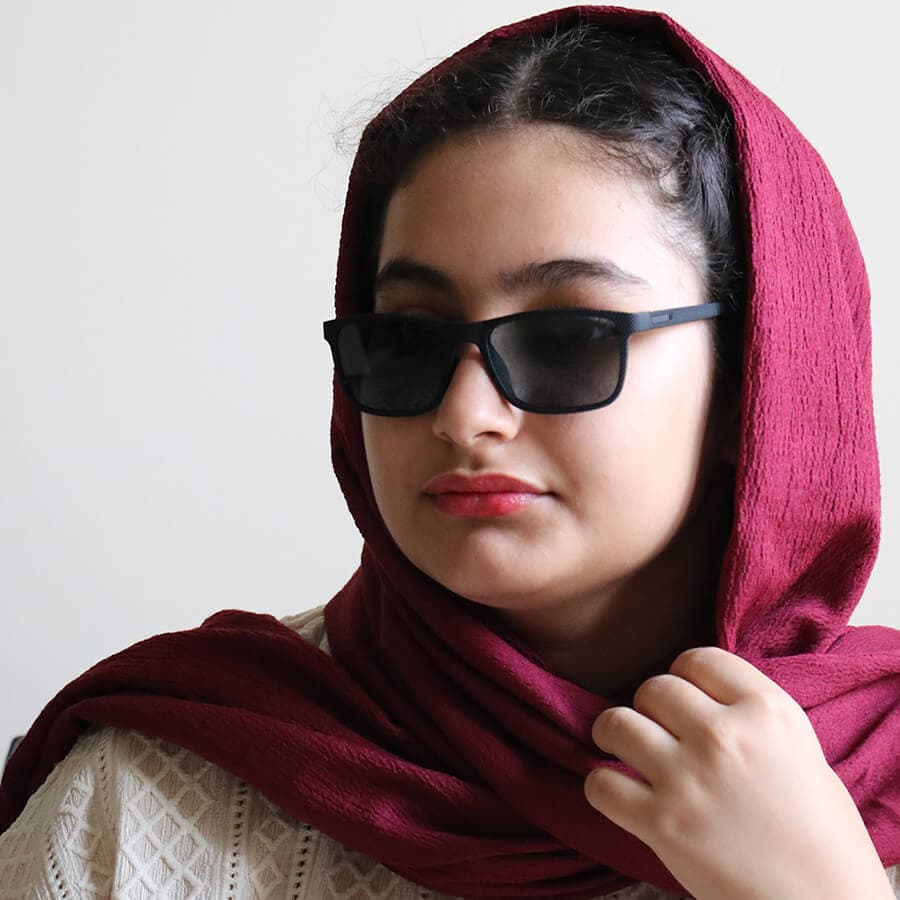 عینک دید در شب اوگا مورل با فریم مستطیلی، رنگ مشکی مات، لنز زرد رنگ و دسته فنردار مدل 7908 — تصویر ۲