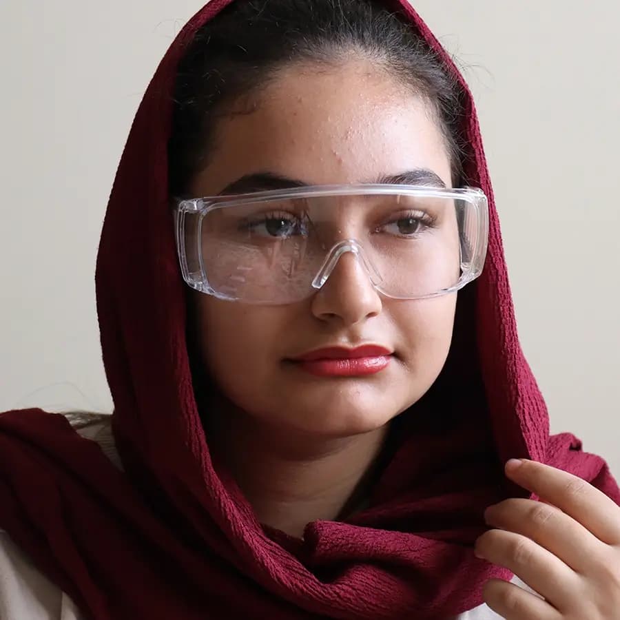 عینک کار و ایمنی با فریم و دسته بی‌رنگ و شفاف و لنز بی‌رنگ و شفاف مدل 309 — تصویر ۸