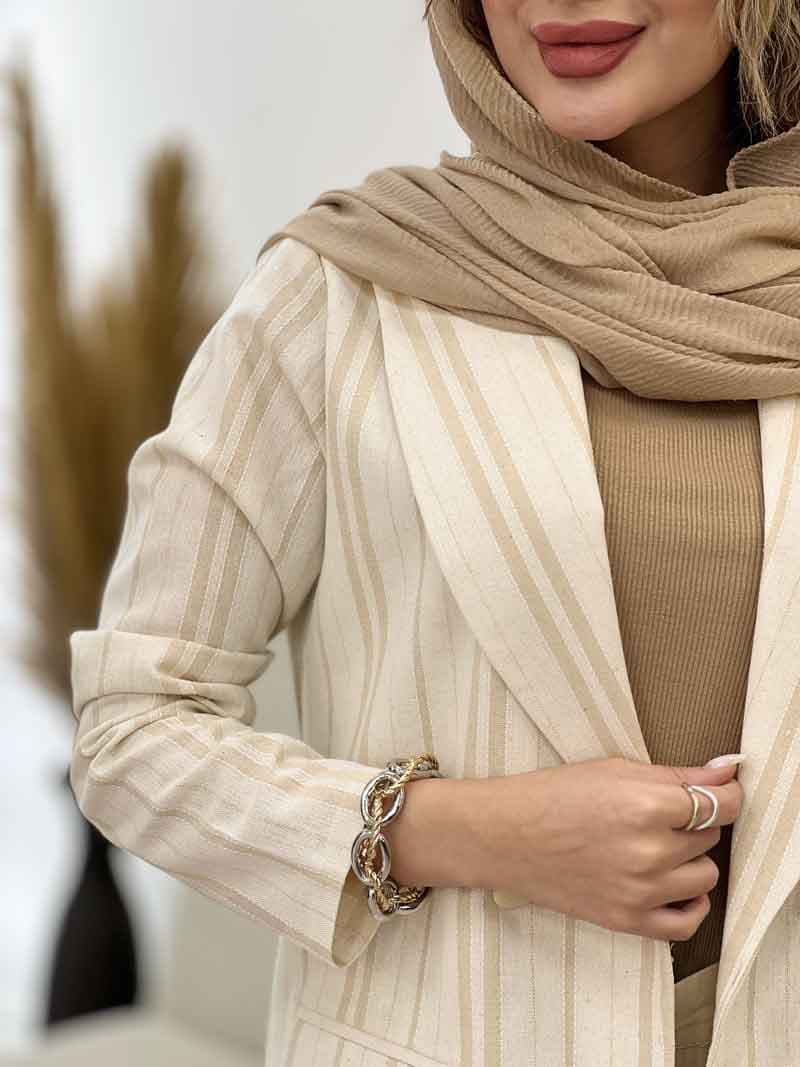 ست مانتو و شلوار چهار دکمه لمه دار کد 5224 — تصویر ۴