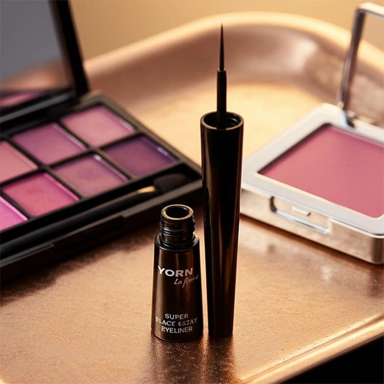 خط چشم YORN مدل Super Black and Stay — تصویر ۴
