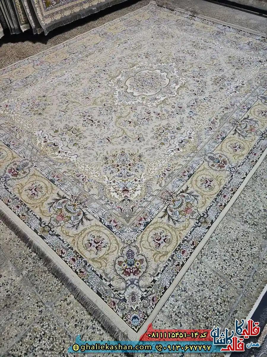 فرش کلاسیک 1500 شانه طرح باغ بهشت رنگ کرم صدفی گل برجسته