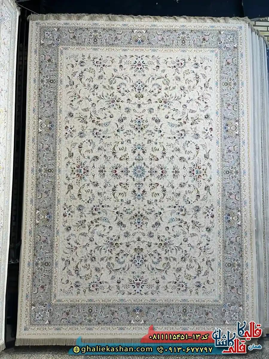فرش کلاسیک 1500 شانه طرح افشان نگار رنگ کرم حاشیه نقره ای گل برجسته