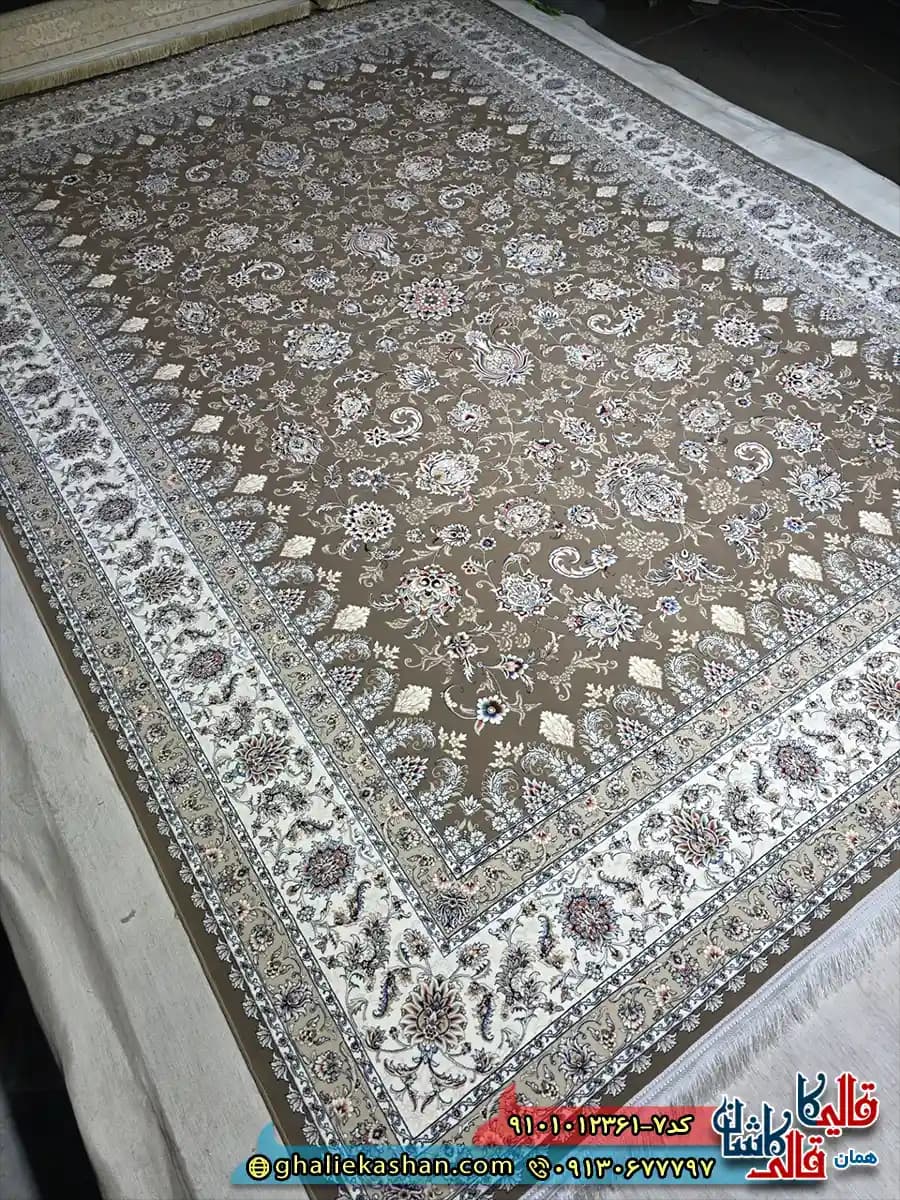 فرش کلاسیک 1200 شانه طرح افشان نگار رنگ قهوه ای کاراملی کاشان — تصویر ۲